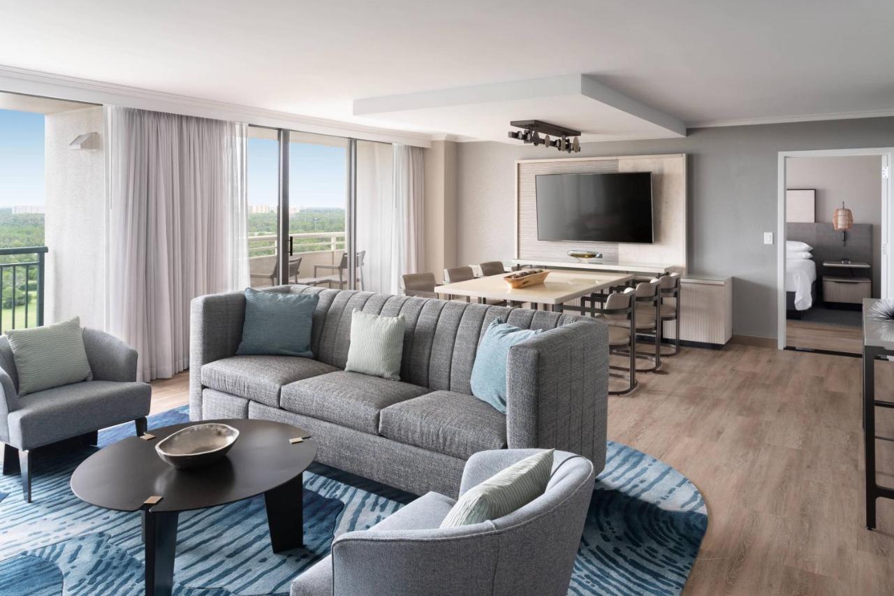Ambassador King Suite with Sofa Bed and Pool-Laser Show View